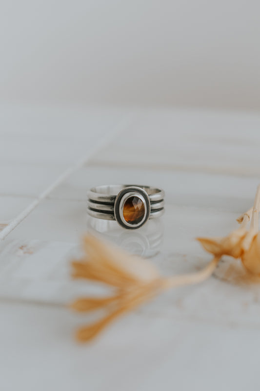Dainty Montana Agate Ring C - Size 9