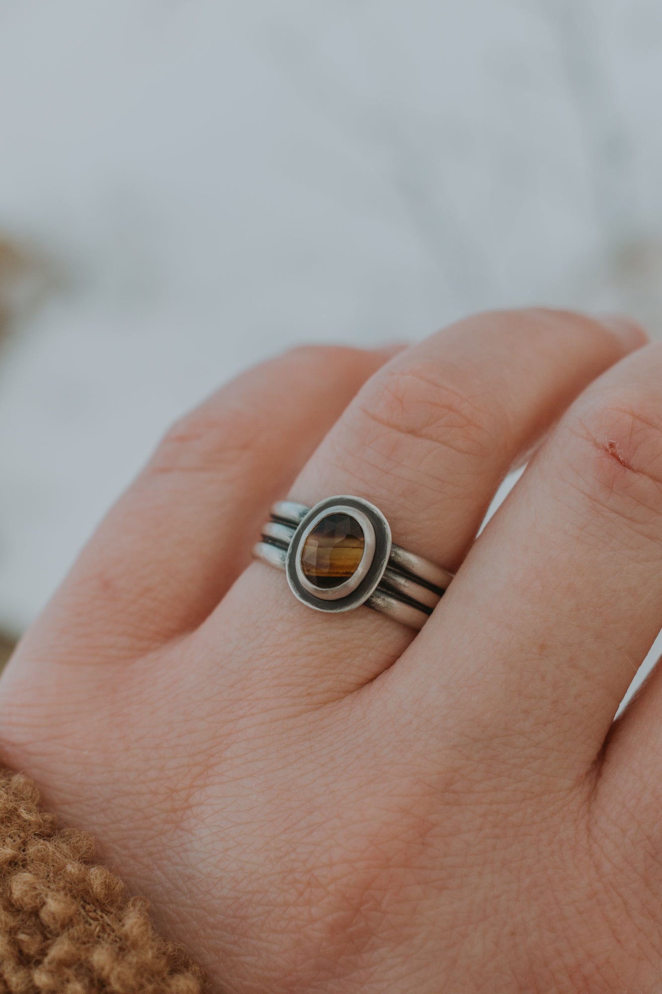 Dainty Montana Agate Ring C - Size 9
